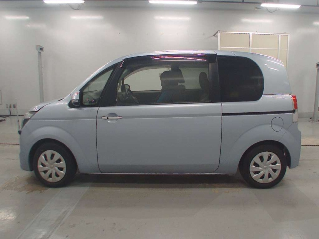 TOYOTA SPADE 2012