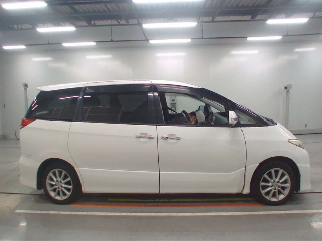 TOYOTA ESTIMA 2010