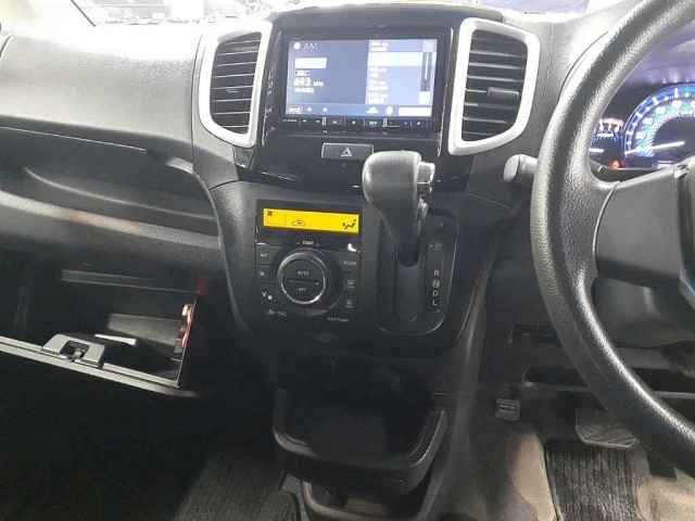 MITSUBISHI DELICA D2 2014