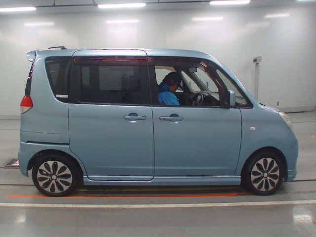 MITSUBISHI DELICA D2 2014