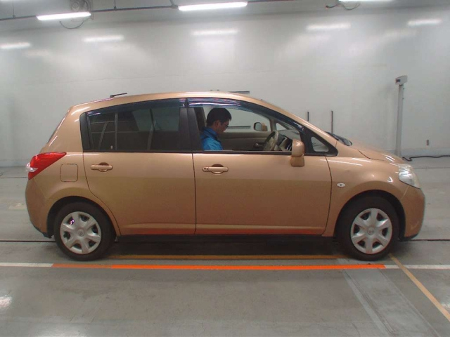 NISSAN TIIDA 2009