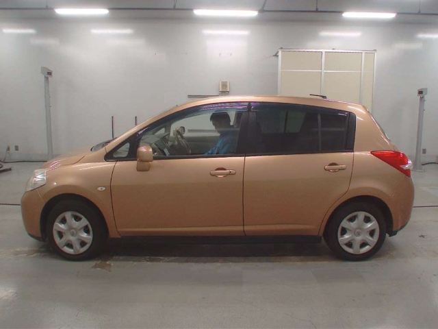 NISSAN TIIDA 2009