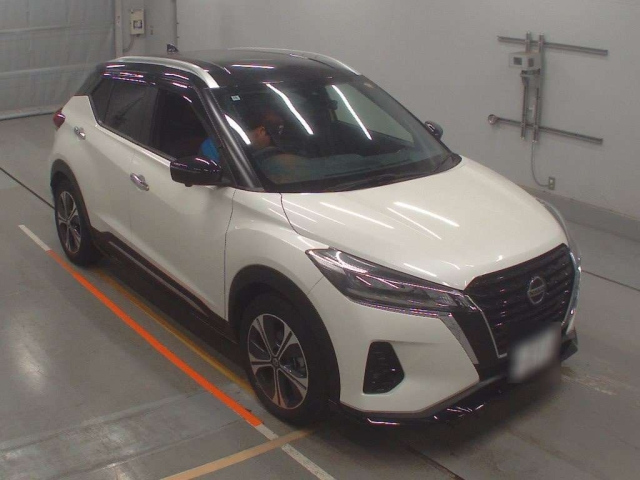NISSAN KIX 2022