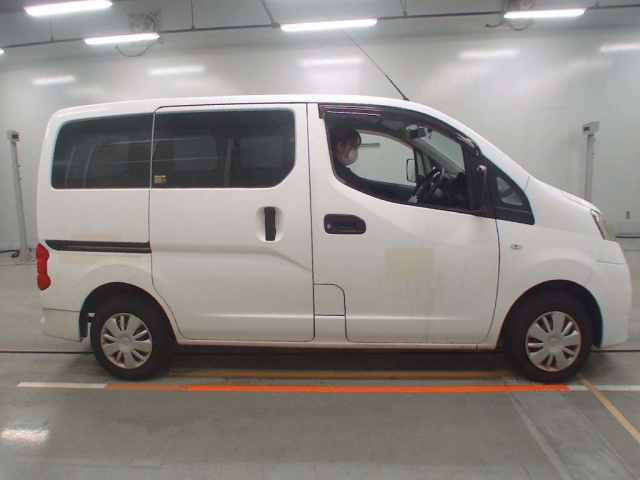 NISSAN NV200 2015