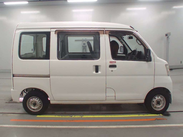 DAIHATSU HIJET VAN 2017
