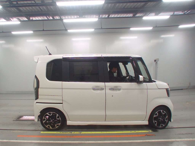 HONDA N BOX 2017