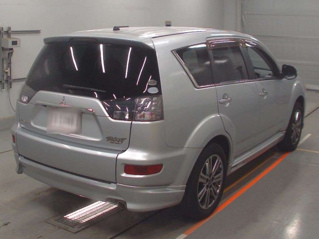 MITSUBISHI OUTLANDER 2011