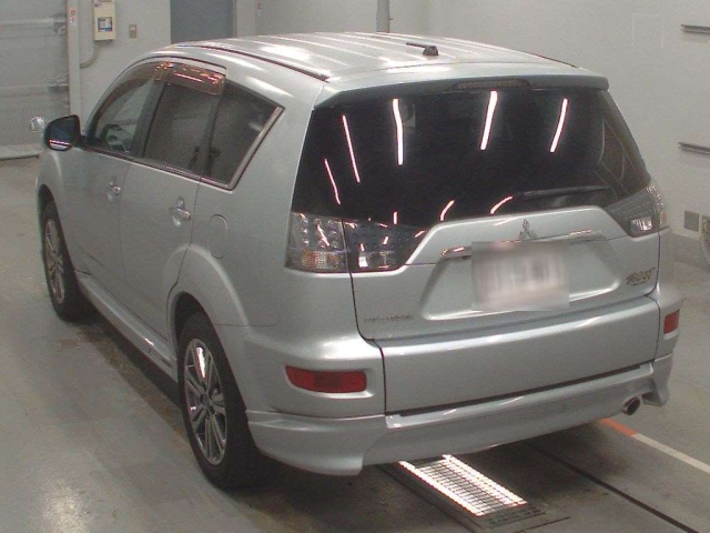 MITSUBISHI OUTLANDER 2011