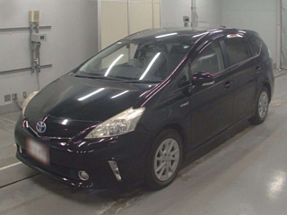 TOYOTA PRIUS ALPHA 2011