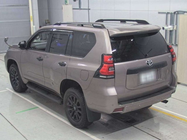 TOYOTA LAND CRUISER PRADO 2023