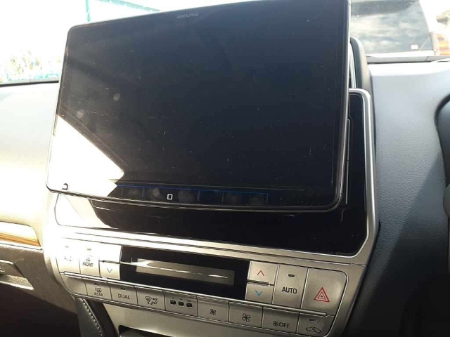 TOYOTA LAND CRUISER PRADO 2023