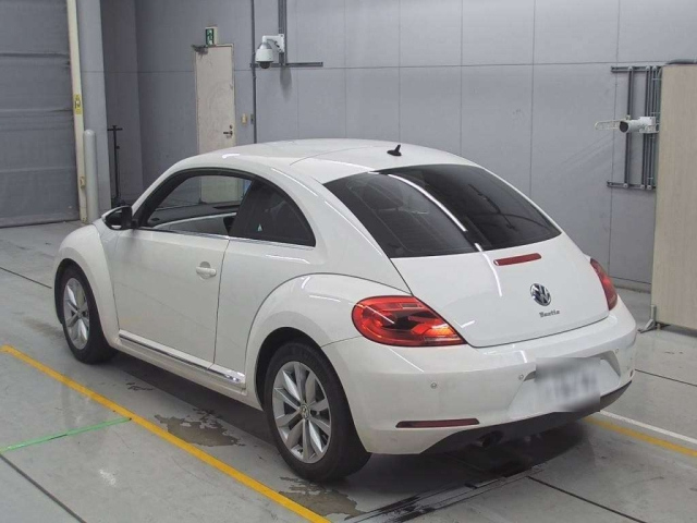 VOLKSWAGEN THE BEETLE 2013