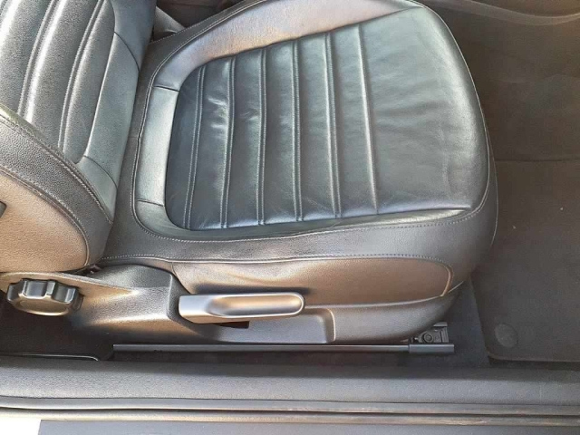 VOLKSWAGEN THE BEETLE 2013