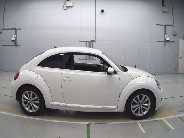 VOLKSWAGEN THE BEETLE 2013