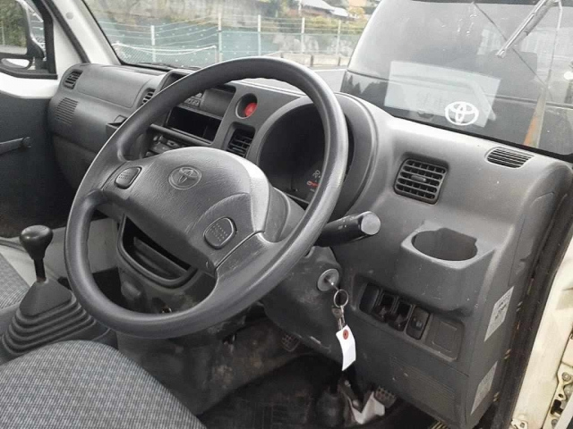 TOYOTA PIXIS TRUCK 2012