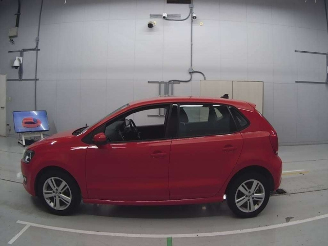 VOLKSWAGEN POLO 2014