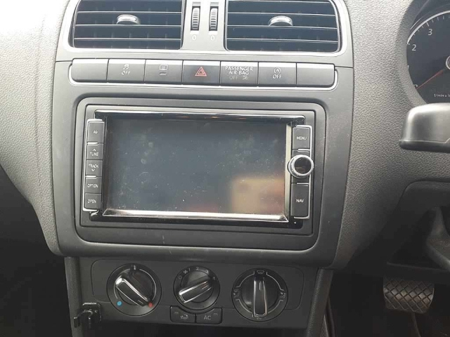 VOLKSWAGEN POLO 2014