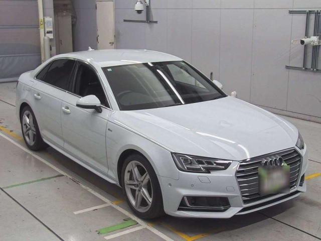 AUDI A4 2018