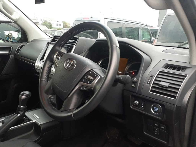 TOYOTA LAND CRUISER PRADO 2021