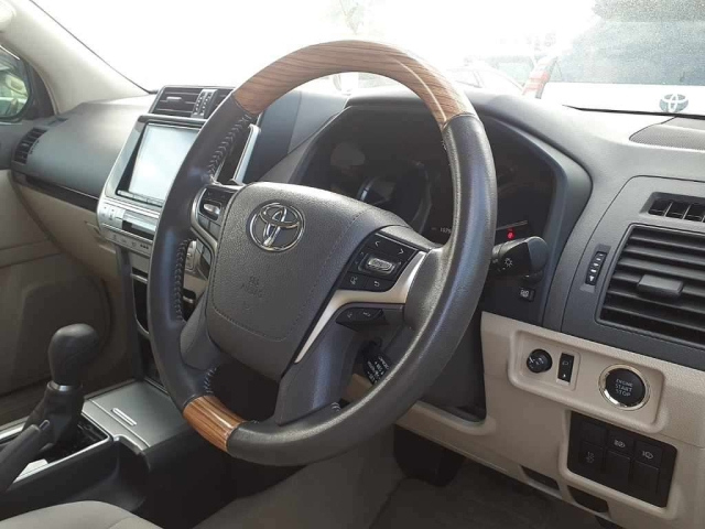 TOYOTA LAND CRUISER PRADO 2018
