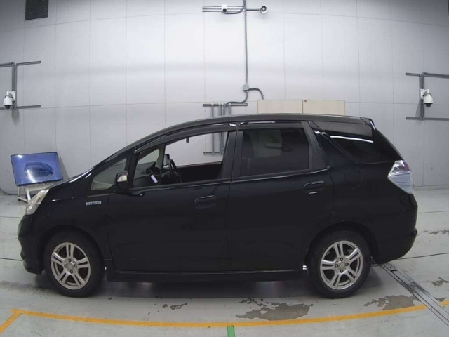 HONDA FIT SHUTTLE 2013