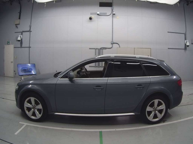 AUDI A4 2011
