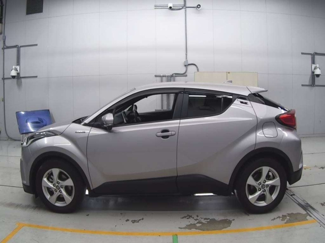 TOYOTA C-HR 2017