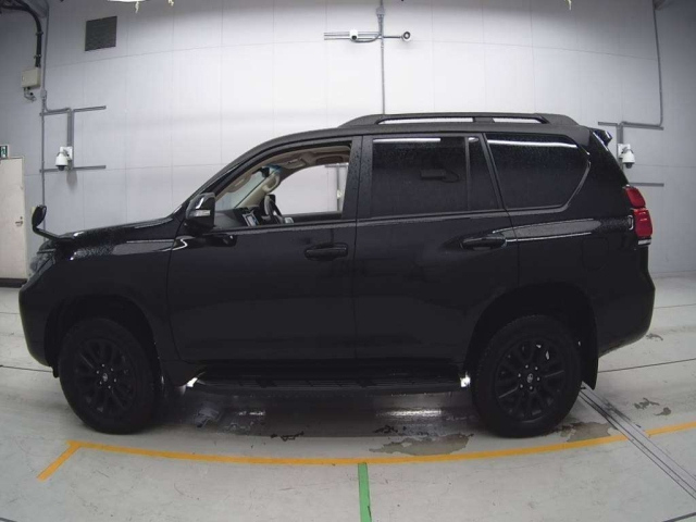 TOYOTA LAND CRUISER PRADO 2023
