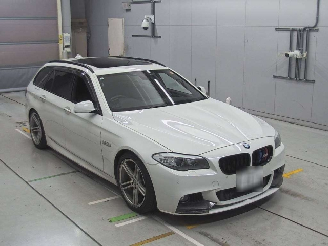 BMW 5 SERIES 2012