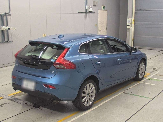VOLVO V40 2015