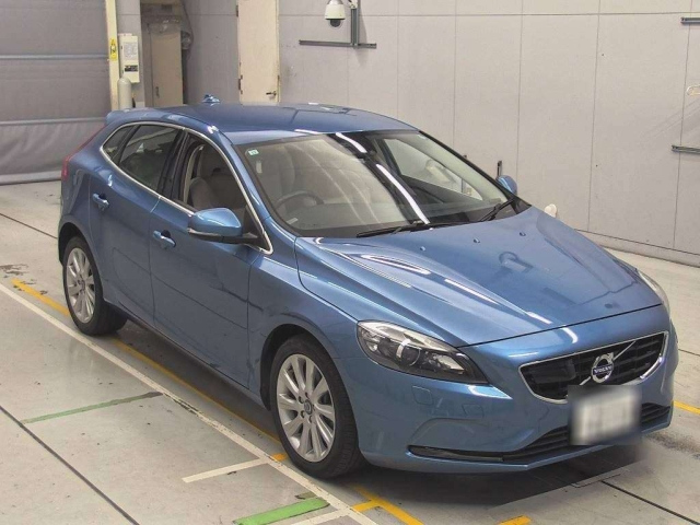 VOLVO V40 2015
