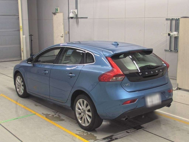 VOLVO V40 2015