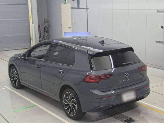 VOLKSWAGEN GOLF 2024