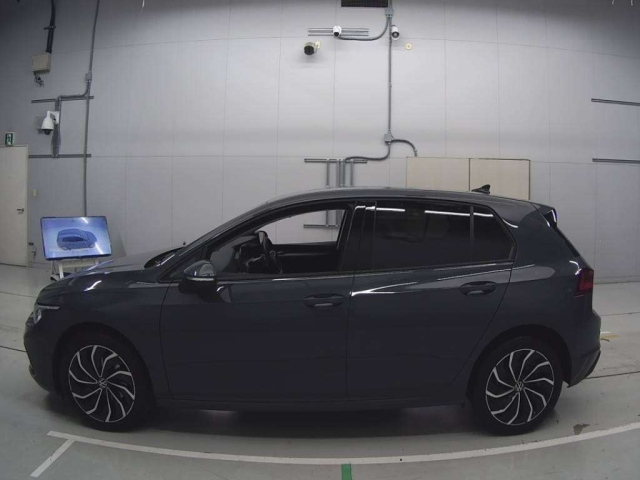 VOLKSWAGEN GOLF 2024