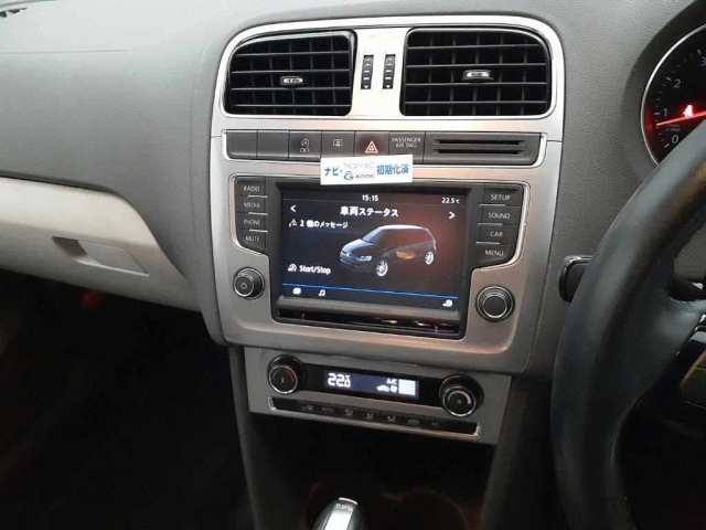 VOLKSWAGEN POLO 2016