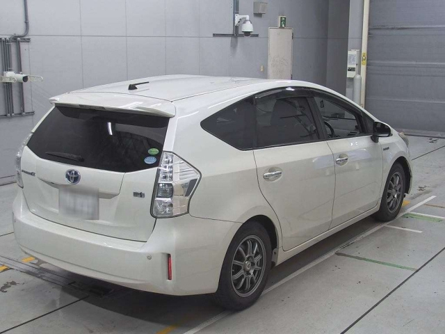 TOYOTA PRIUS ALPHA 2014
