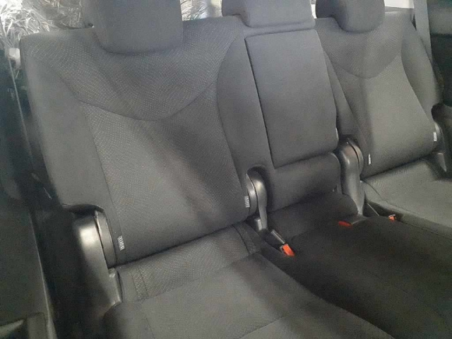 TOYOTA PRIUS ALPHA 2014