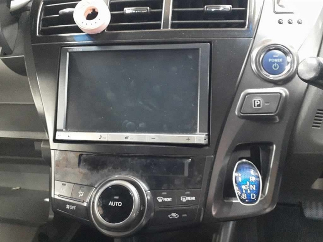 TOYOTA PRIUS ALPHA 2014