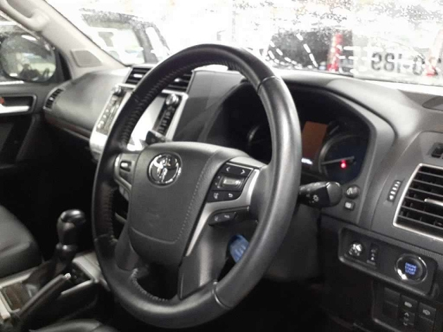 TOYOTA LAND CRUISER PRADO 2018