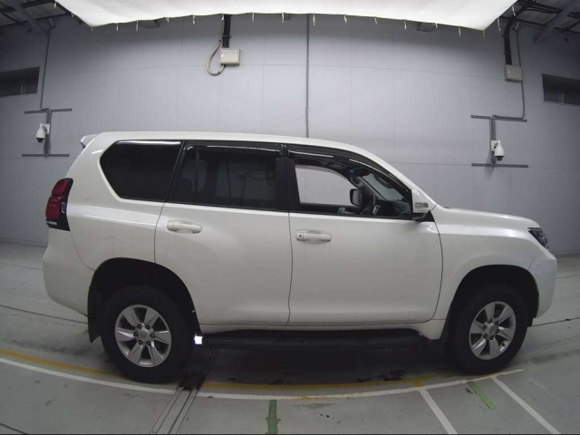 TOYOTA LAND CRUISER PRADO 2018