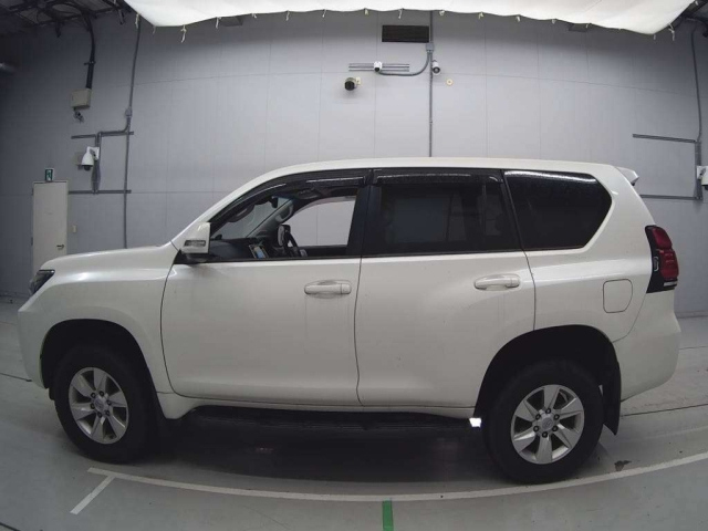 TOYOTA LAND CRUISER PRADO 2018