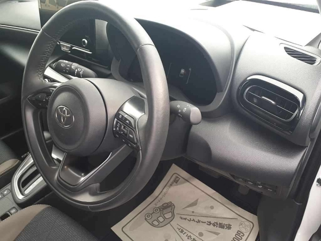 TOYOTA YARIS CROSS 2025