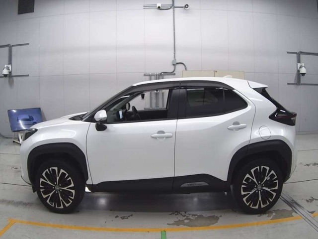 TOYOTA YARIS CROSS 2025