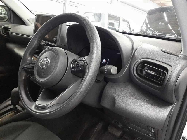 TOYOTA YARIS CROSS 2024