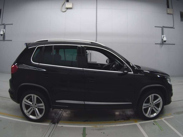 VOLKSWAGEN TIGUAN 2013