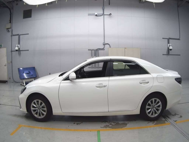 TOYOTA MARK X 2018