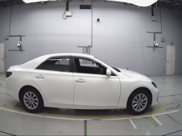 TOYOTA MARK X 2018