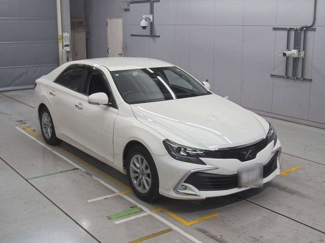 TOYOTA MARK X 2018