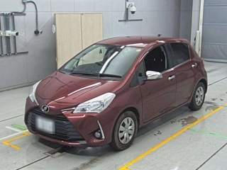 TOYOTA VITZ 2018