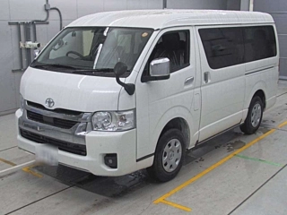 TOYOTA HIACE
